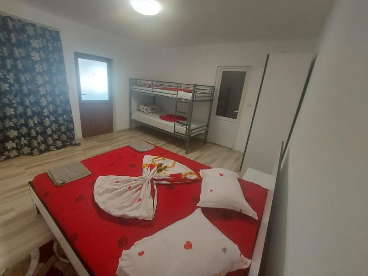 Casa De Vacanta Maga Dubova Buitenkant foto