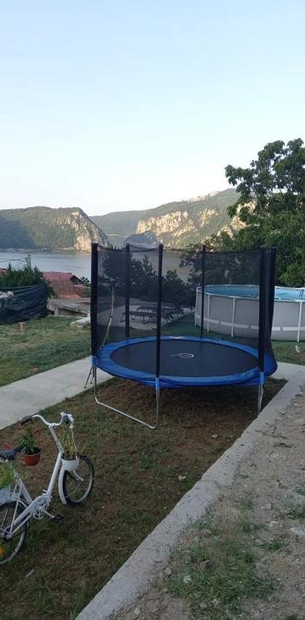 Casa De Vacanta Maga Dubova Buitenkant foto
