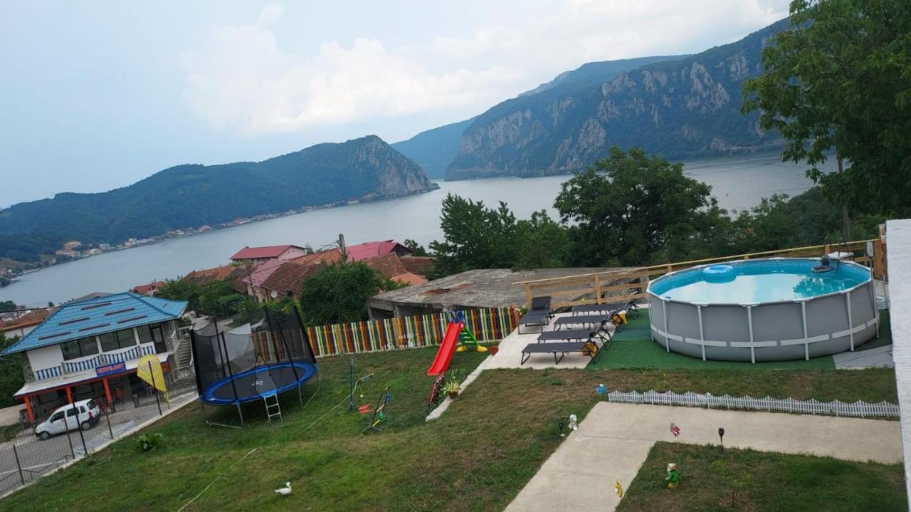 Casa De Vacanta Maga Dubova Buitenkant foto